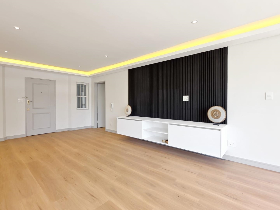 2 Bedroom Property for Sale in Sea Point Western Cape